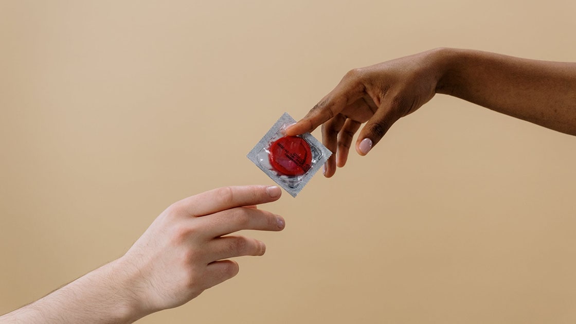 Pakai Dua Kondom Sekaligus Bikin Hubungan Seks Tahan Lama?